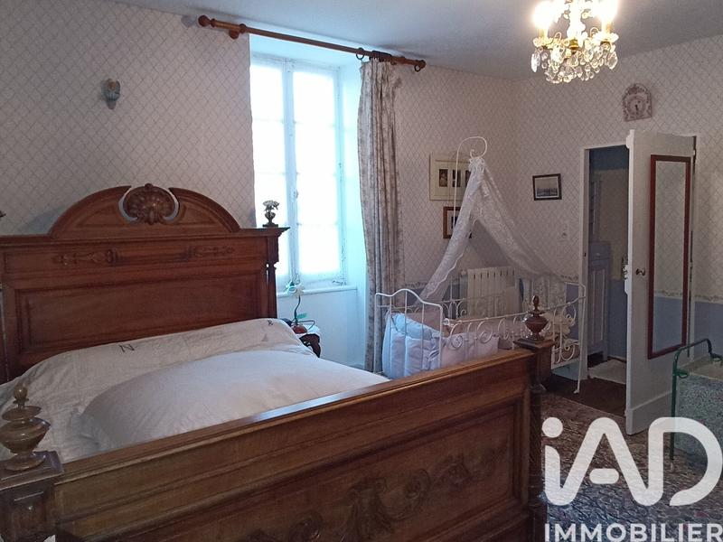 Maison - 330 m² - 6 pièces