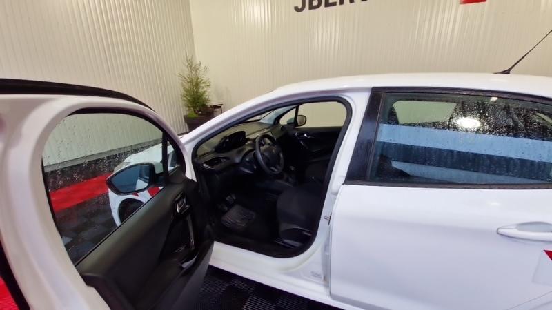 Peugeot 208 affaire Bluehdi 100 Ss Premium