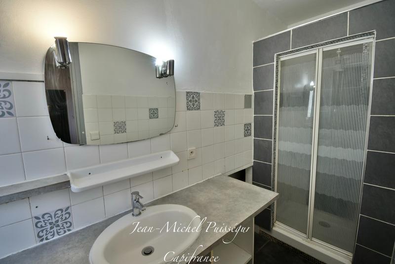 Immeuble - 220 m² - 8 pièces