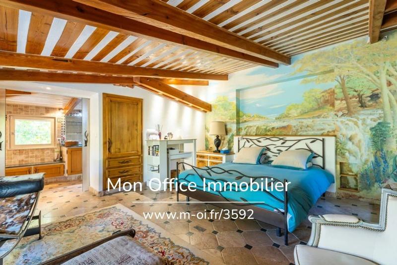 Propriété - 270 m² - 8 pièces