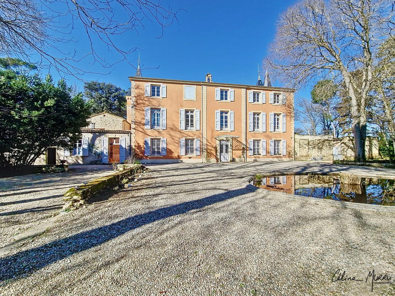Château - 1 452 m² - 29 pièces
