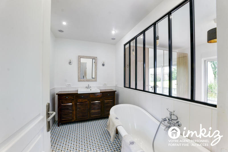 Maison - 163 m² - 9 pièces