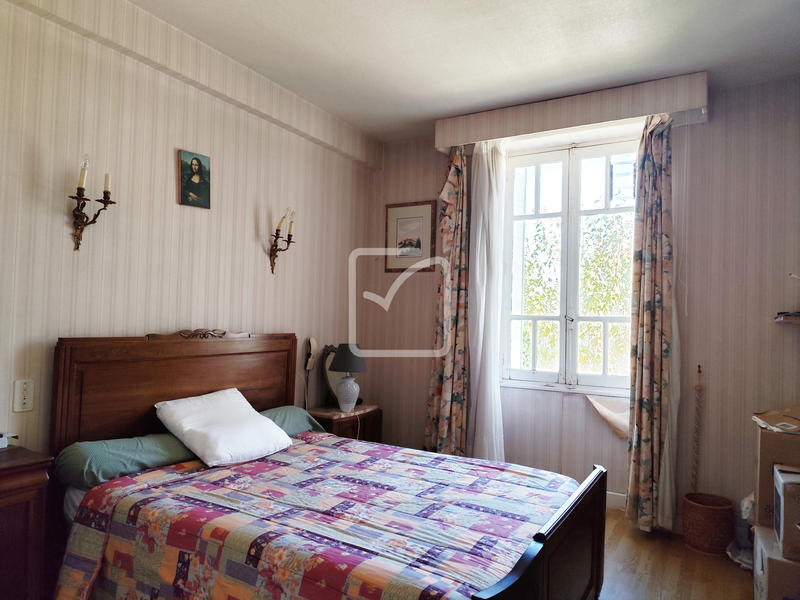 Maison - 150 m² - 9 pièces