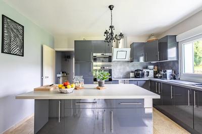 Maison - 258 m² - 8 pièces