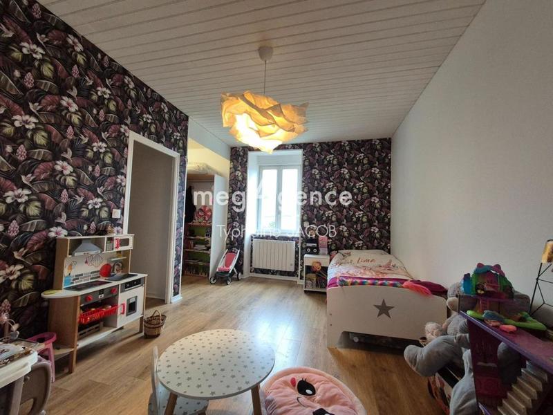 Maison - 223 m² - 10 pièces