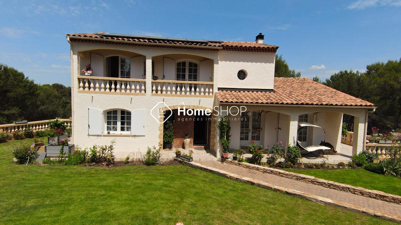 Villa - 196 m² - 7 pièces