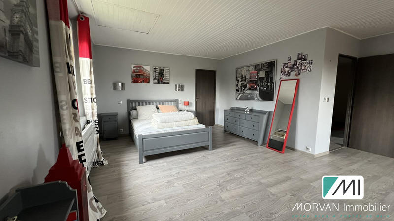 Maison - 240 m² - 7 pièces