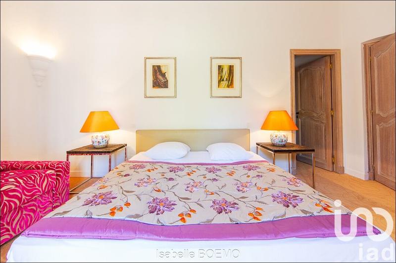 Maison - 360 m² - 9 pièces