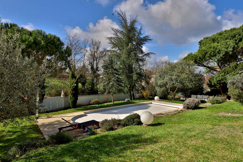 Maison - 278 m² - 8 pièces