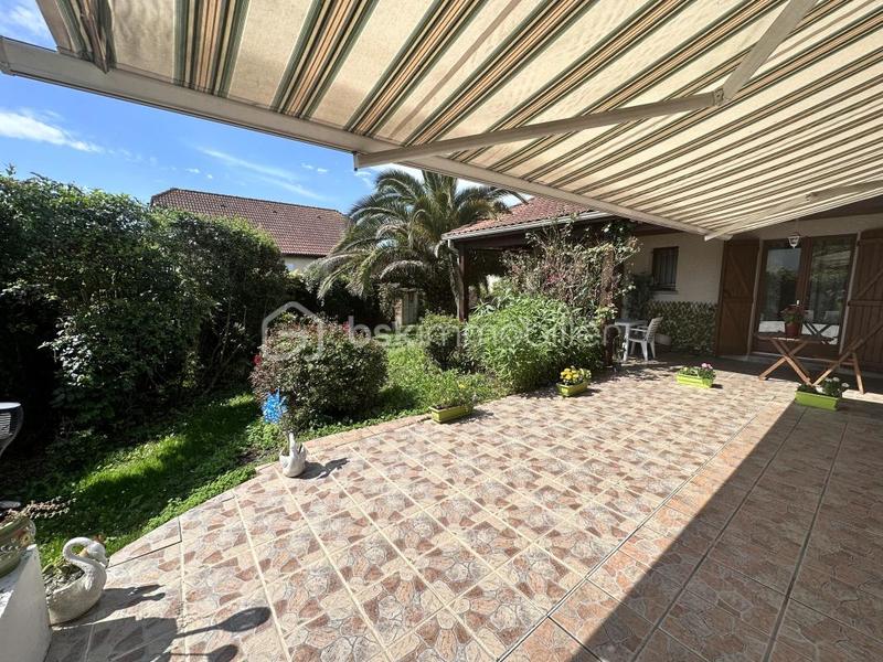 Maison traditionnelle - 128 m² - 8 pièces