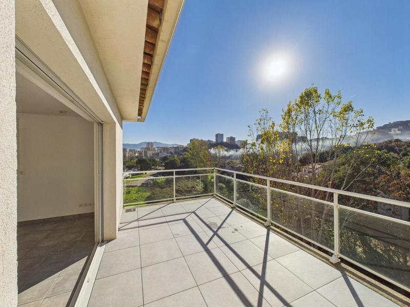 Appartement - 111 m² - 4 pièces