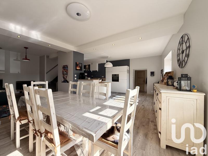 Maison - 200 m² - 8 pièces