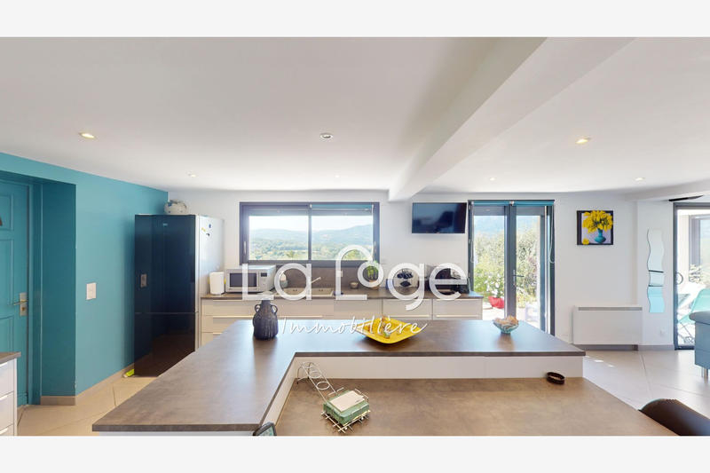 Demeure - 178 m² - 6 pièces