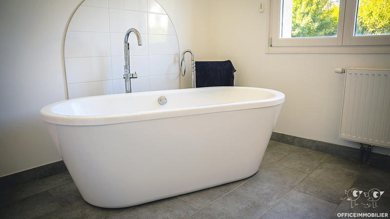 Maison - 196 m² - 5 pièces