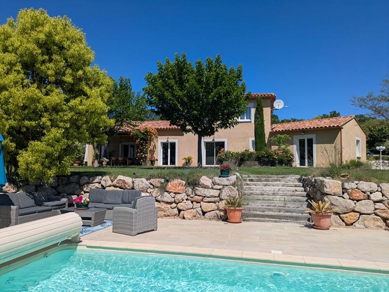 Maison - 198 m² - 7 pièces