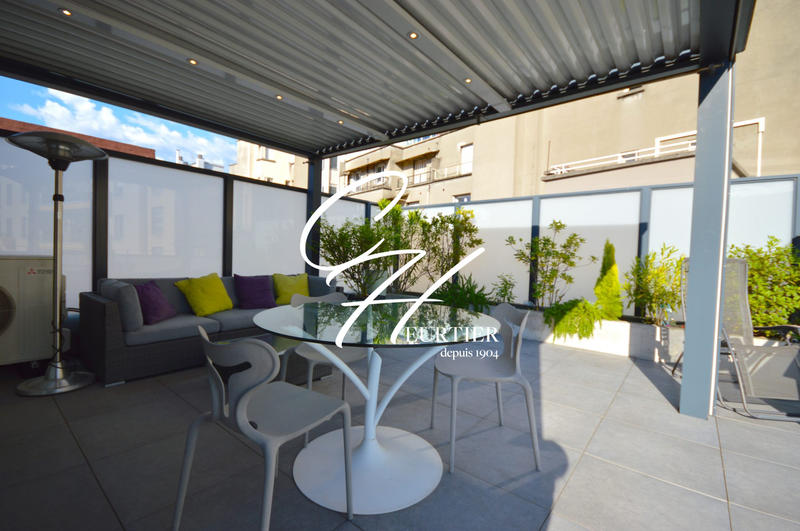 Appartement - 105 m² - 4 pièces