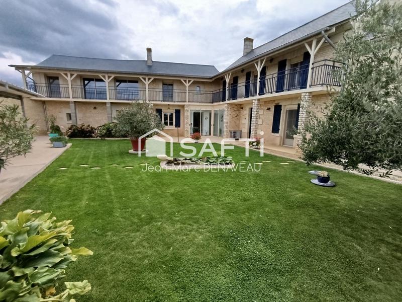 Maison - 220 m² - 8 pièces