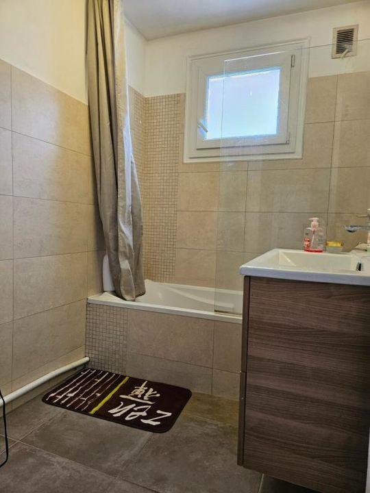 Appartement - 8 m² - 4 pièces