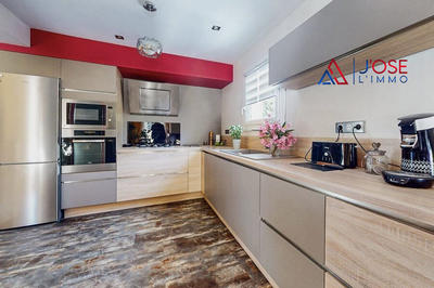 Maison traditionnelle - 118 m² - 6 pièces