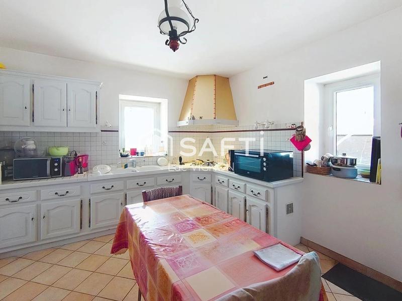 Maison - 267 m² - 11 pièces