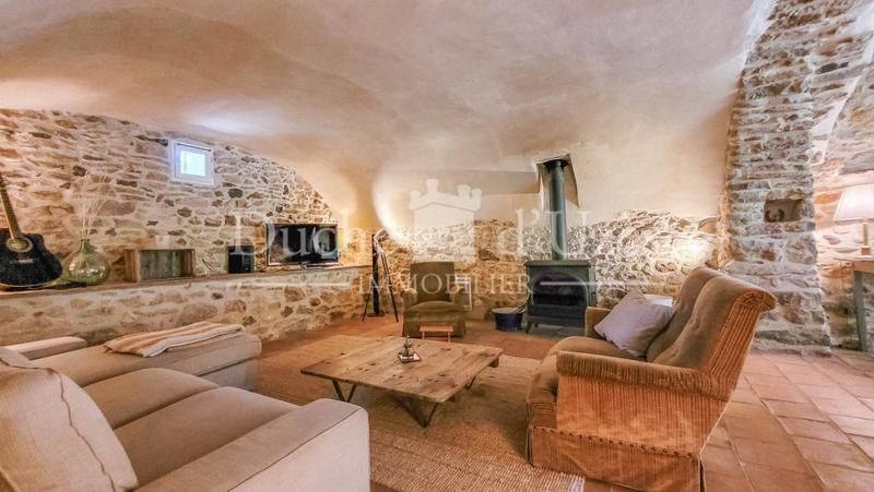 Propriété - 215 m² - 7 pièces