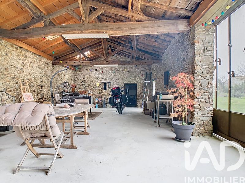 Maison - 285 m² - 9 pièces