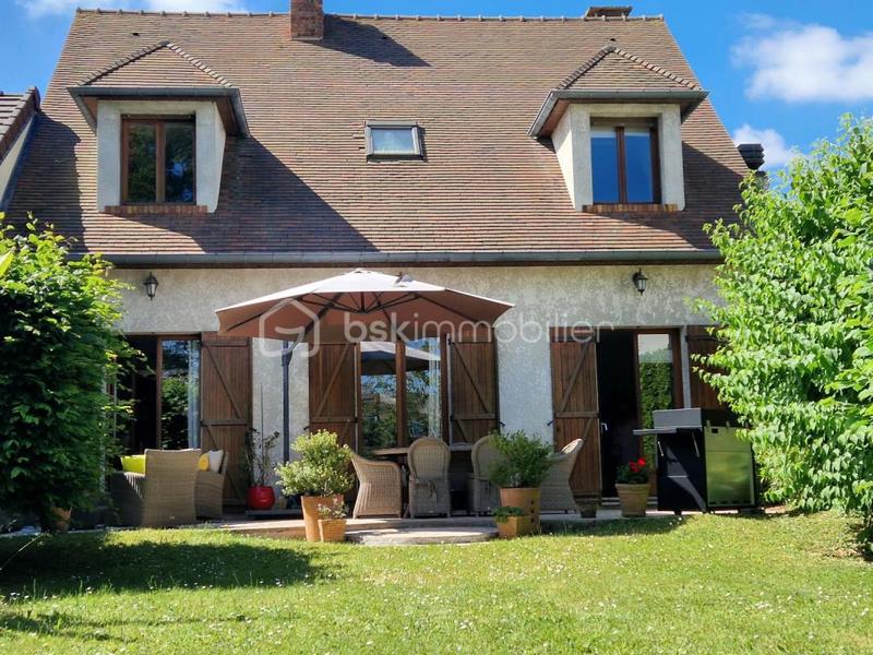 Maison traditionnelle - 170 m² - 5 pièces