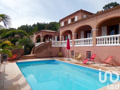 Maison - 260 m² - 7 pièces