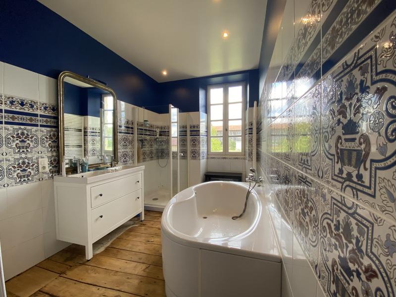 Maison - 520 m² - 18 pièces