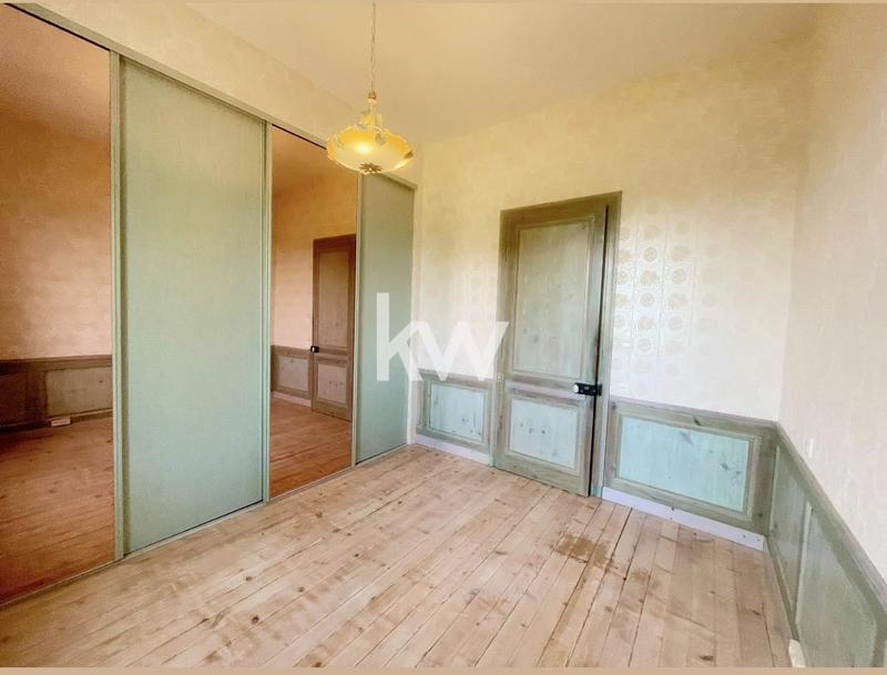 Maison - 240 m² - 9 pièces