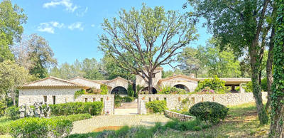 Maison - 600 m² - 20 pièces