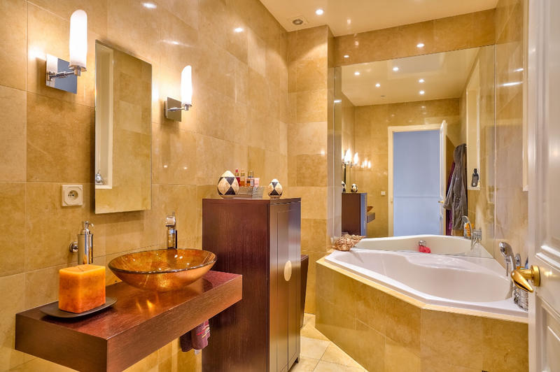 Appartement - 226 m² - 8 pièces