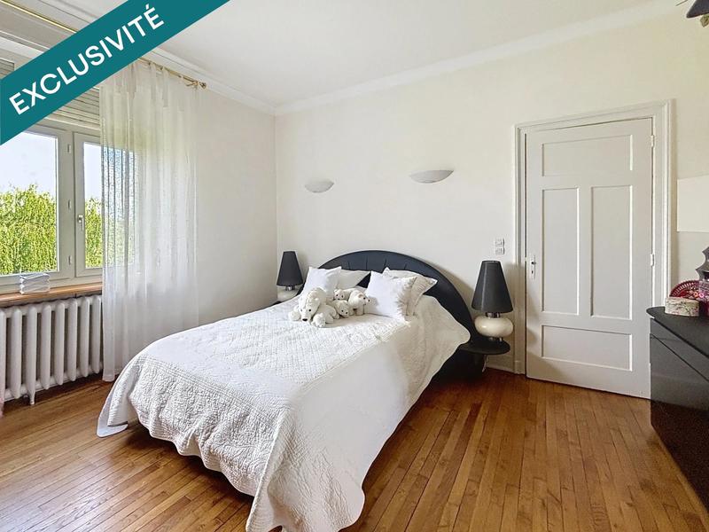 Maison de maîtres - 381 m² - 11 pièces