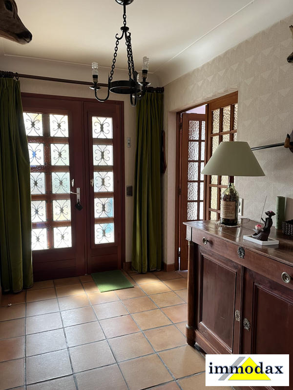 Maison traditionnelle - 250 m² - 6 pièces