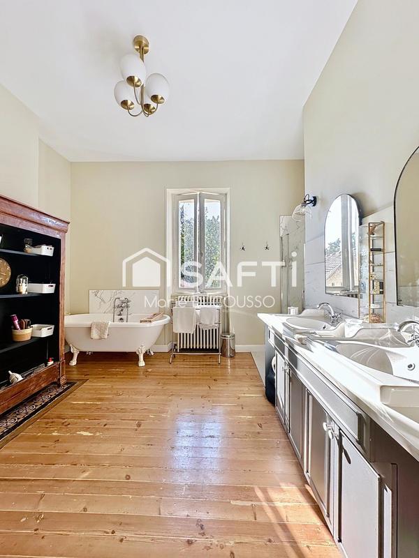 Maison de maîtres - 372 m² - 8 pièces