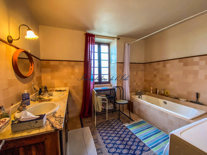 Maison - 300 m² - 11 pièces