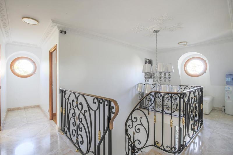 Villa - 192 m² - 6 pièces