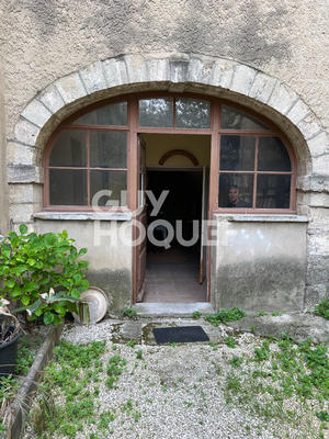 Maison - 280 m² - 6 pièces