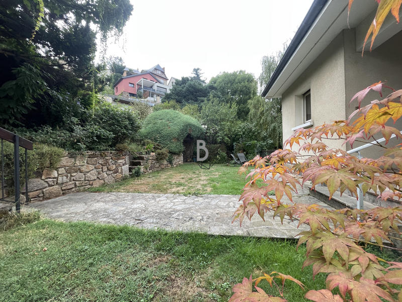 Maison - 230 m² - 10 pièces