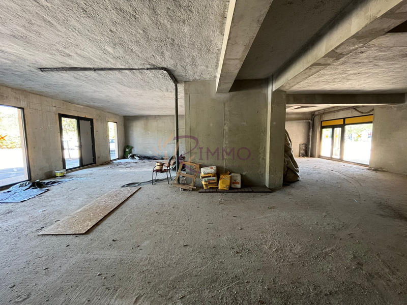 Local commercial - 209 m²