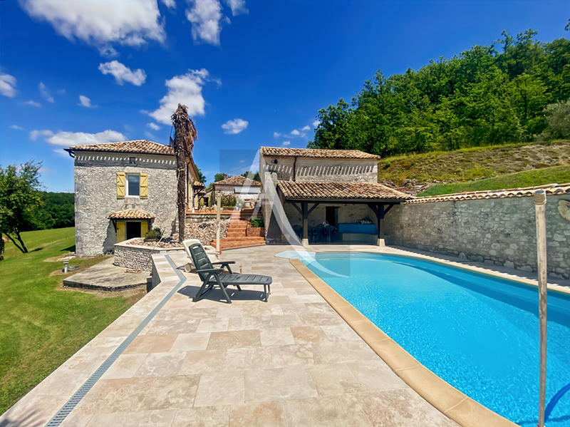 Maison - 180 m² - 6 pièces