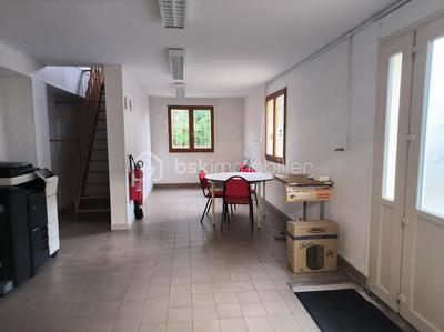 Local commercial - 161 m² - 6 pièces