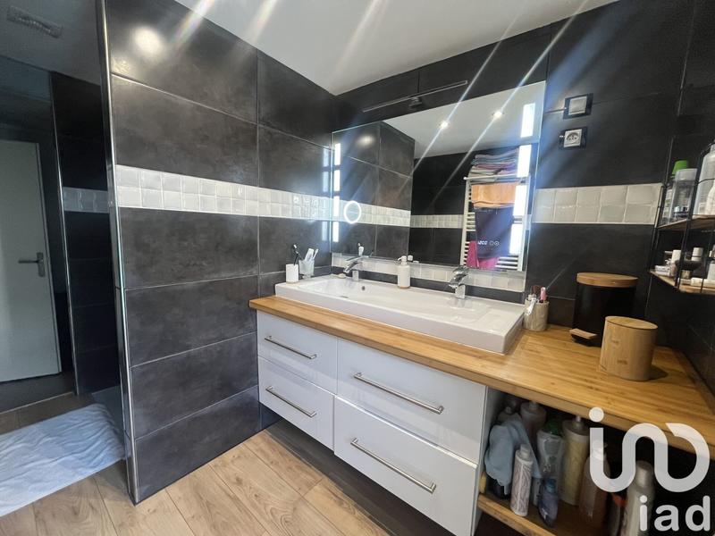 Maison - 276 m² - 9 pièces