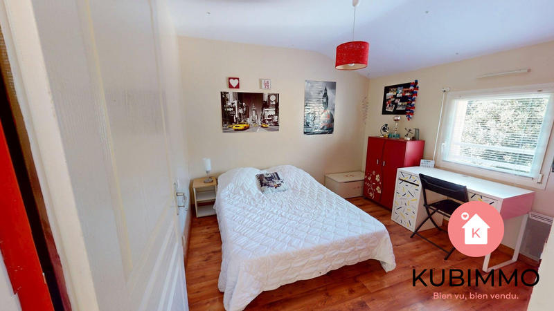 Maison traditionnelle - 175 m² - 8 pièces