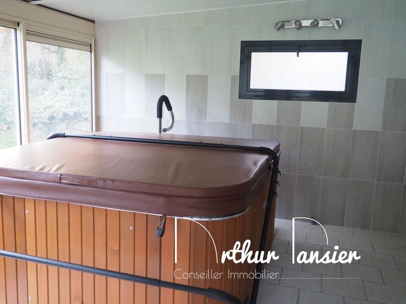 Maison contemporaine - 274 m² - 8 pièces