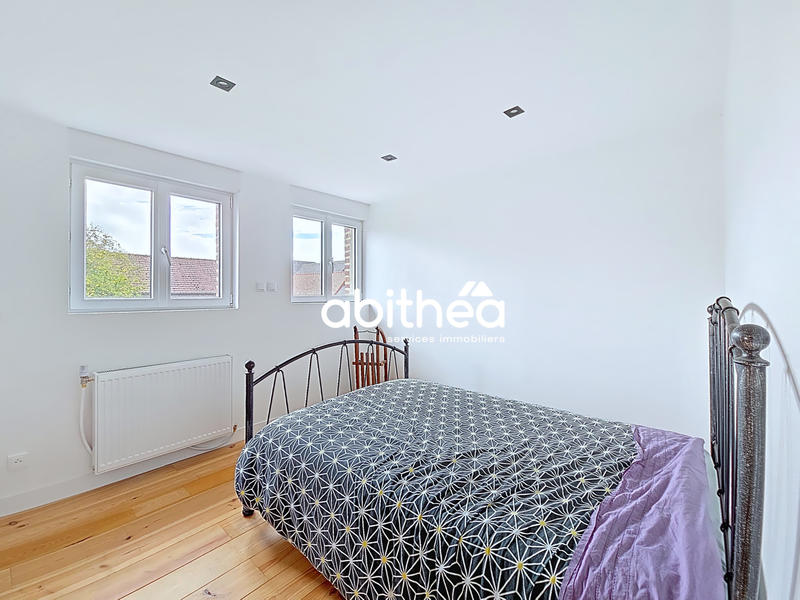 Maison - 270 m² - 9 pièces