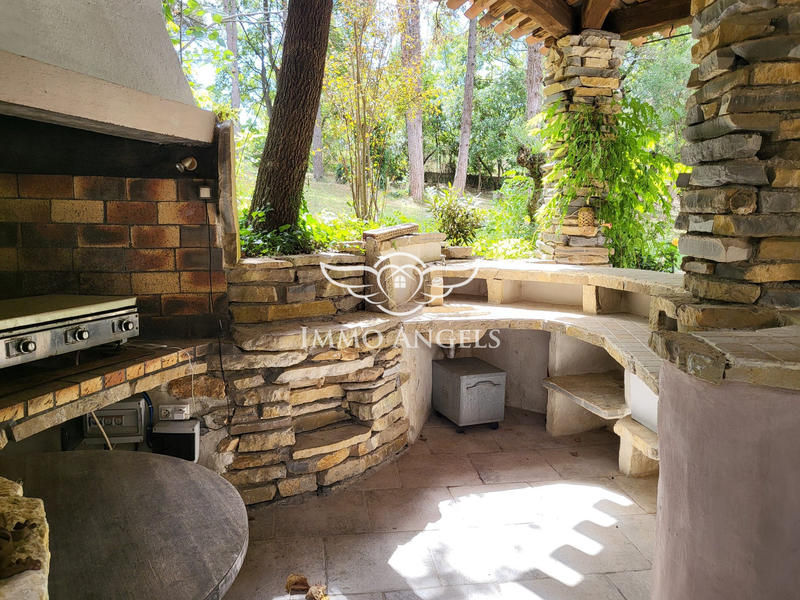 Maison traditionnelle - 275 m² - 8 pièces