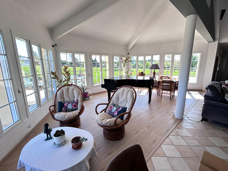 Maison - 245 m² - 7 pièces