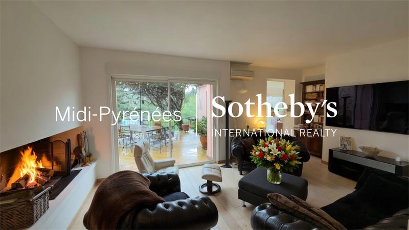 Maison de ville - 385 m² - 15 pièces