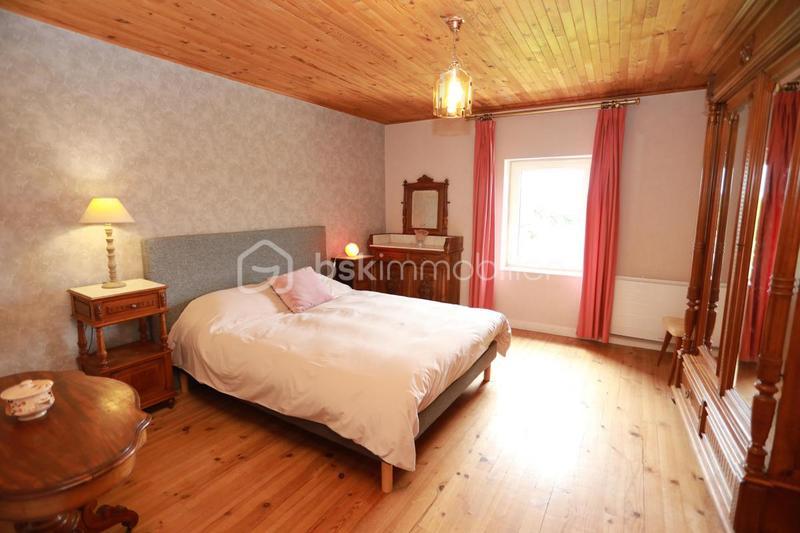 Maison en pierre - 265 m² - 8 pièces